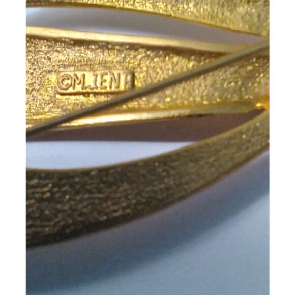 Vintage Two M Jent Brooches Large Silvertone Bow Like Goldtone Leaf Like Designs - Picture 5 of 8